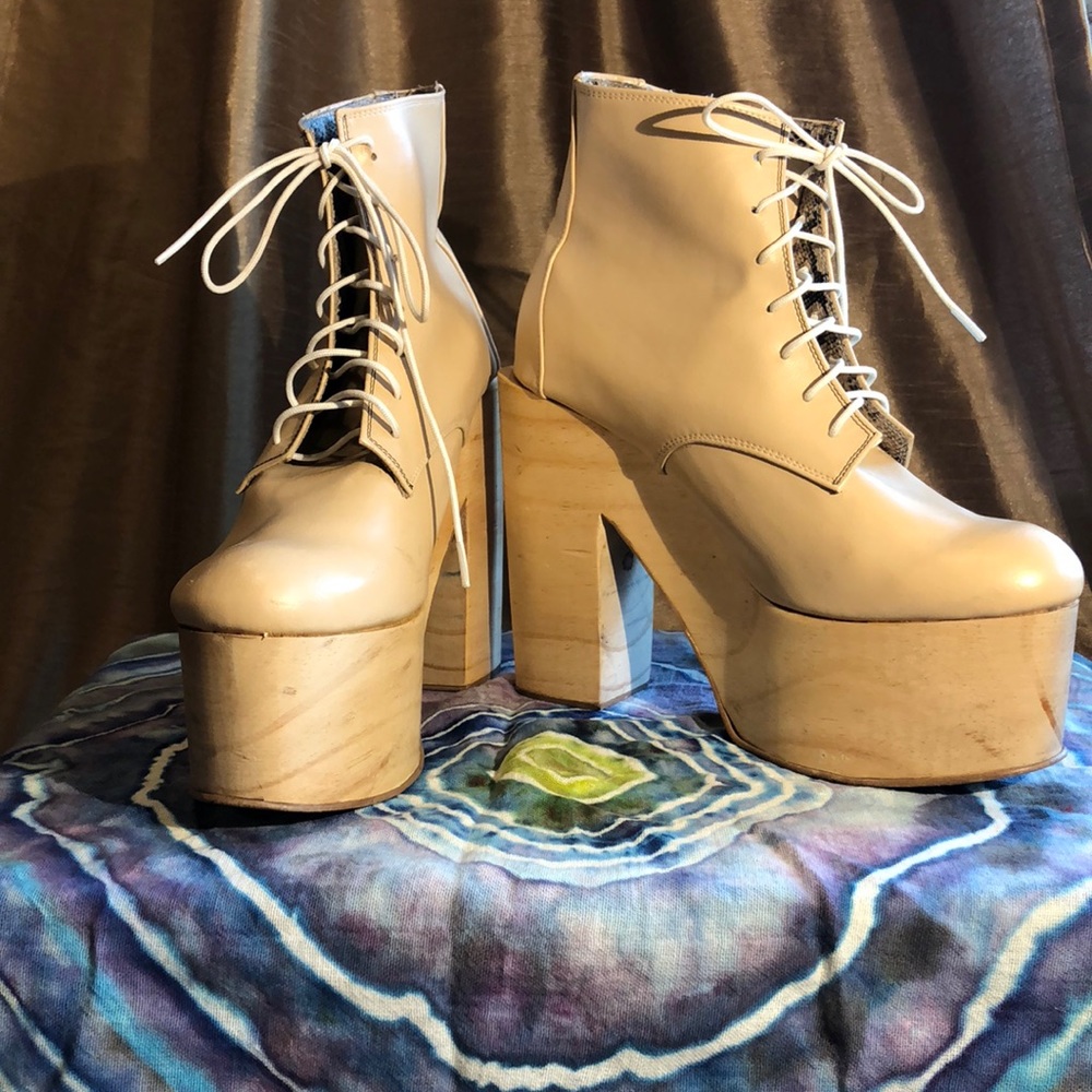 Deandri Helga Leather Platform Heels